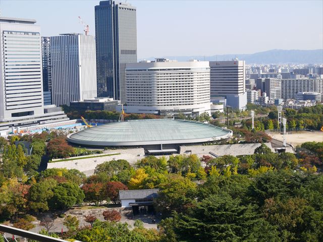 大阪城天守閣の展望台から見た眺め、大阪城ホール