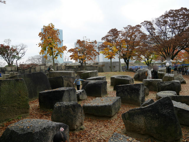 大阪城公園「刻印石広場」