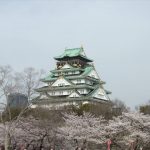 大阪城天守閣と桜