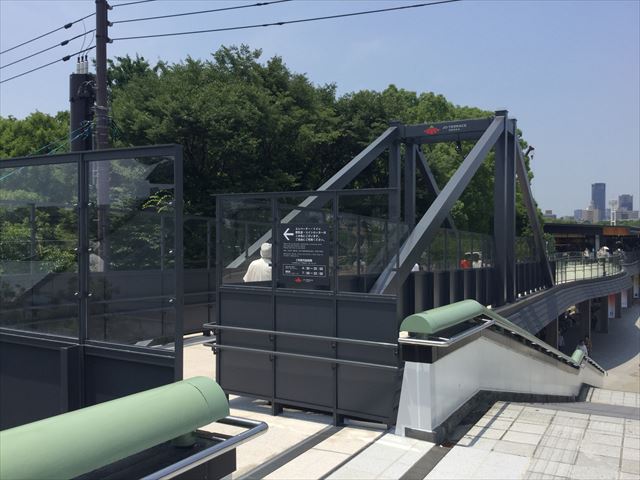 JR大阪城公園駅からジョーテラスオオサカ2階に直結している様子