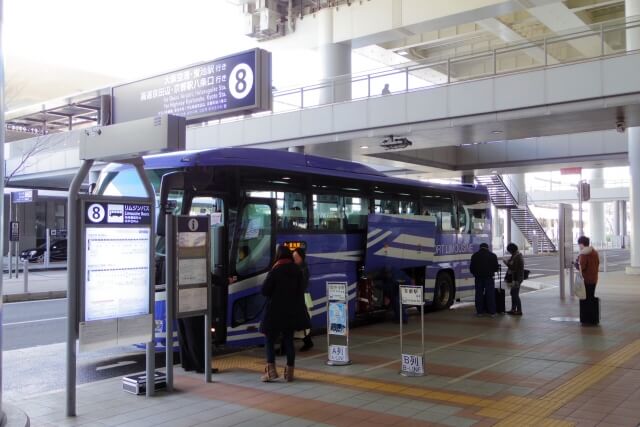 関西国際空港に停車している空港リムジンバス