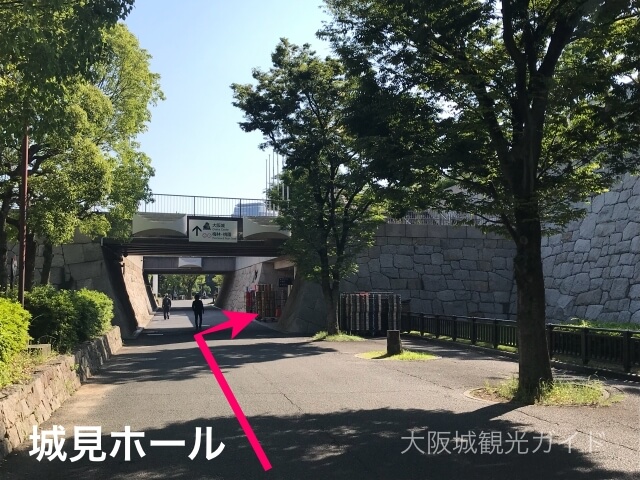 城見ホールの入口