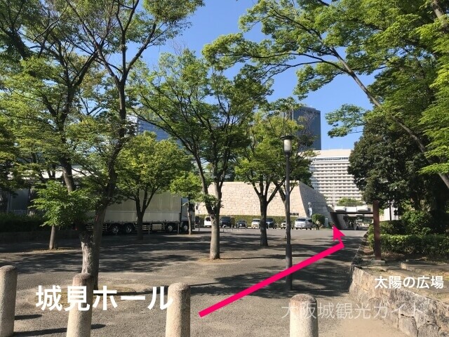 城見ホール入口