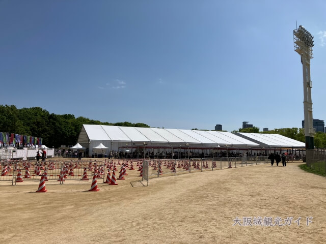 「大阪グルメEXPO2025」入口と建物