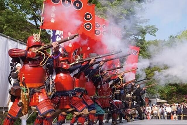 大阪城秋まつり2025「稲富流砲術 大阪城鉄砲隊 火縄銃演武」